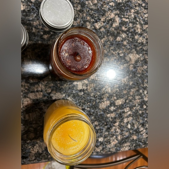 Bundle of 2 Bob Evans Farms Firefly Honeysuckle scented candle and Maple Syrup - Picture 5 of 7